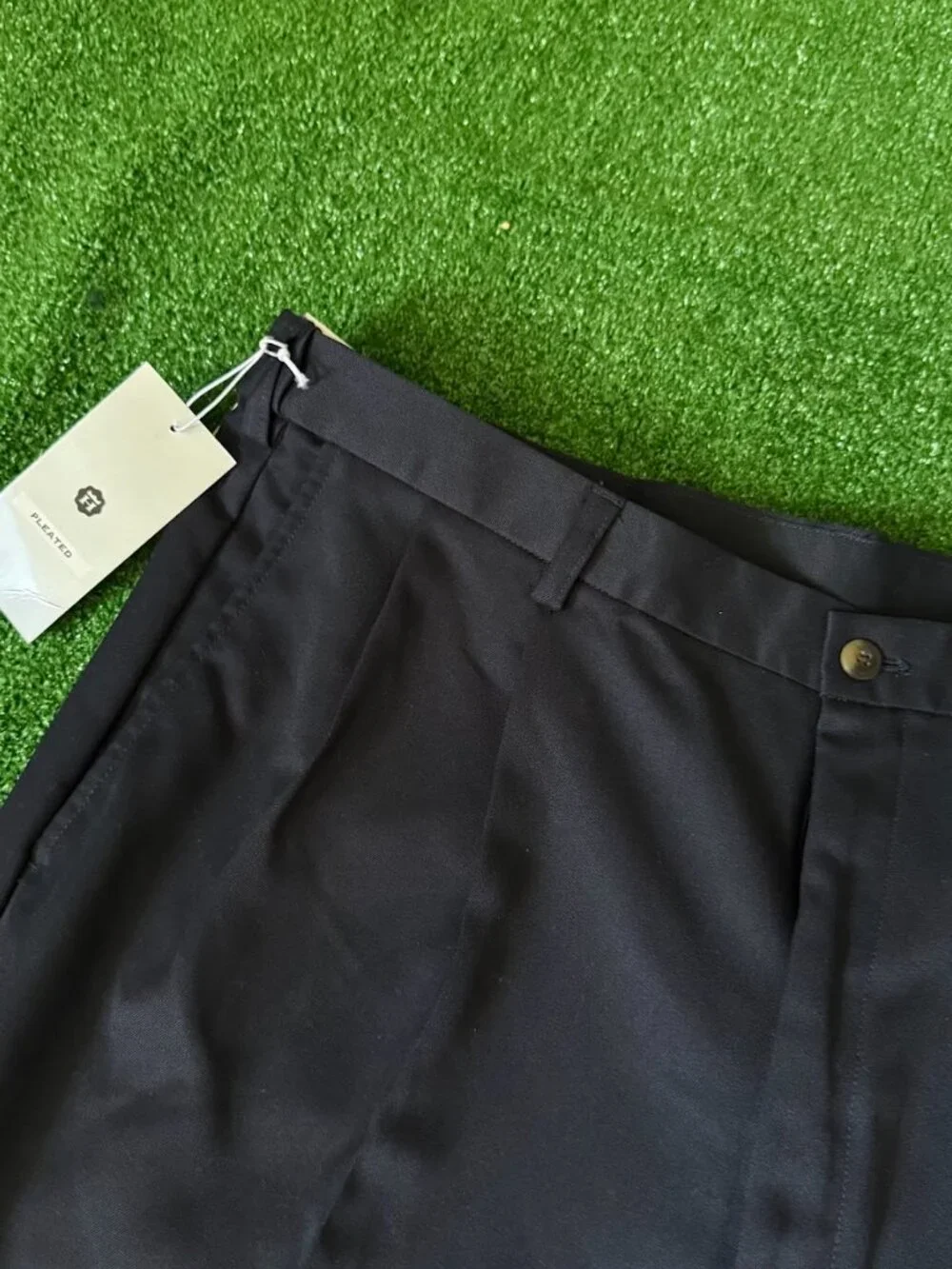 Haggar Cool 18 Performance Golf Shorts Men's Size 40 Navy Classic Pleated NWT